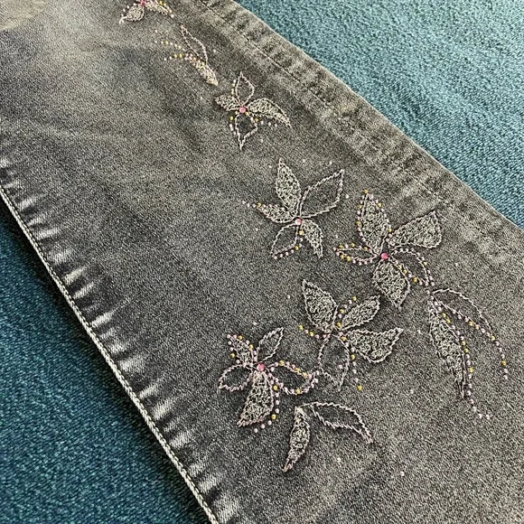 Vintage Embroidered Floral Low Rise Flare Jeans - Picture 3 of 9